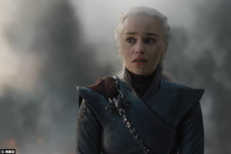 Game Of Thrones S08e05 Emilia Clarke Daenerys Targaryen 2