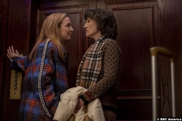 Jodie Comer as Villanelle with Harriet Walter as Dasha in Killing Eve S03e07