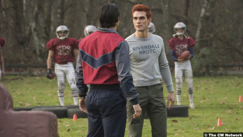 Riverdale S05e06 K.J. Apa and Charles Melton as Archie Andrews and Reggie Mantle