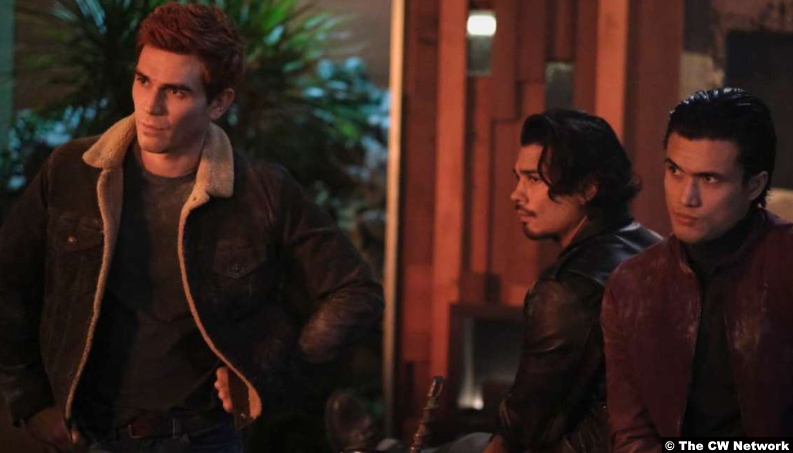 Riverdale S05e11: KJ Apa, Drew Ray Tanner and Charlies Melton as Archie, Fangs and Reggie