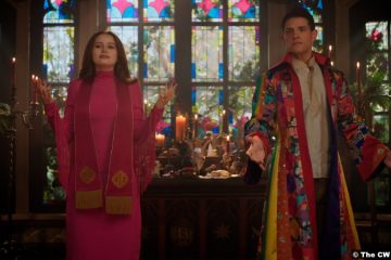 Riverdale S05e16: Madelaine Petsch and Casey Cott as Cheryl Blossom and Kevin Keller