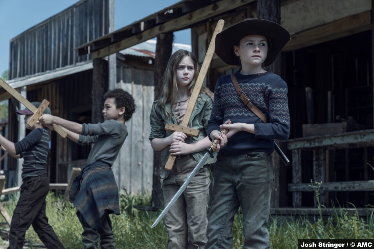 The Walking Dead S11e05: Kien Michael Spiller, Antony Azor, Anabelle Holloway and Cailey Fleming as Hershel, RJ, Gracie and Judith