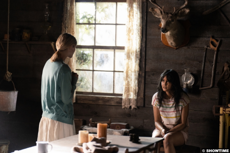 Yellowjackets S01e06 Jane Widdop and Courtney Eaton as Laura Lee and Lottie