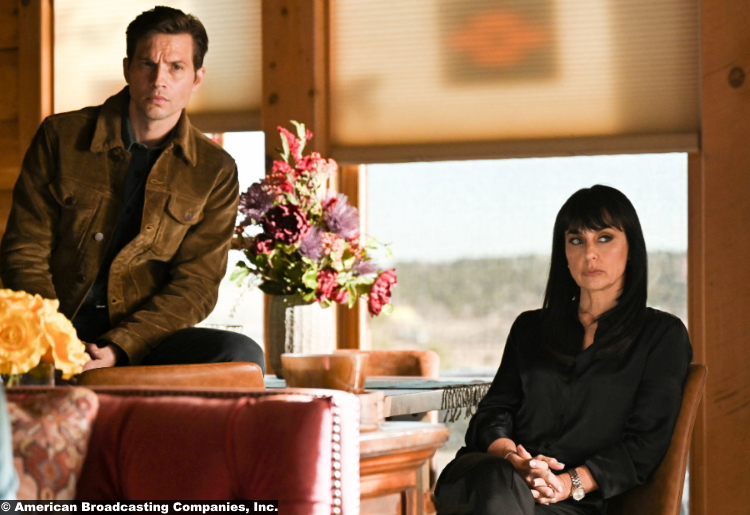 Big Sky S02e15: Logan Marshall-Green and Constance Zimmer as Travis Stone and Alicia