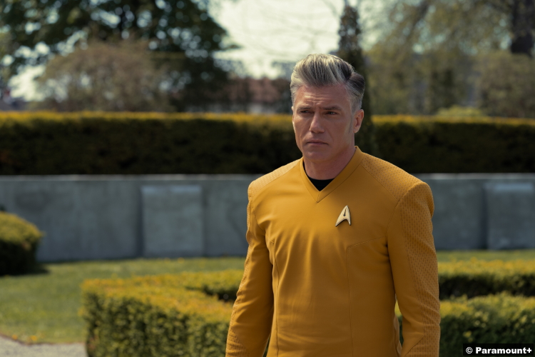 Star Trek Strange New Worlds S01e06: Anson Mount as Captain Christopher Pike