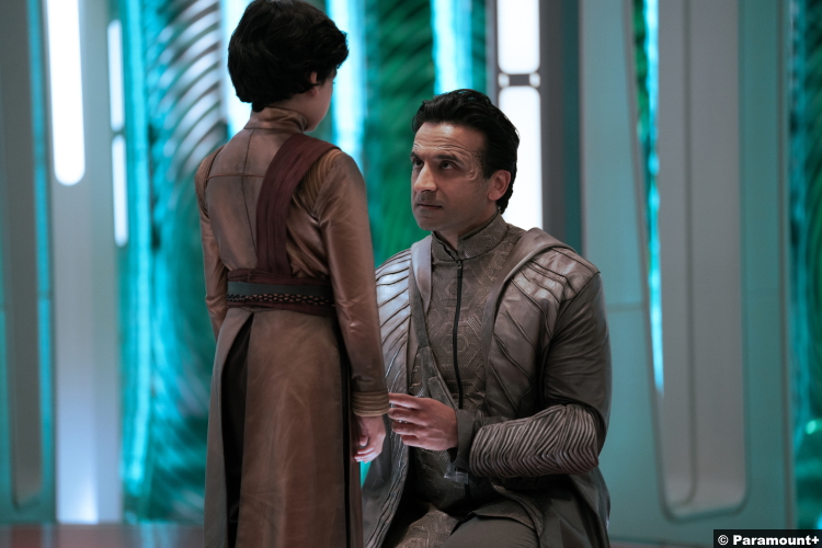 Star Trek Strange New Worlds S01e06: Ian Ho and Husein Madhavji as First Servant and Elder Gamal