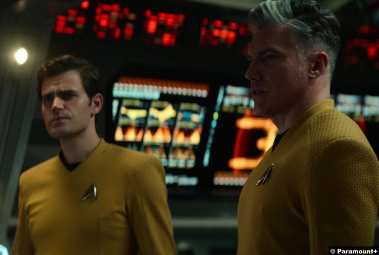 Star Trek Strange New Worlds S01e10: Paul Wesley and Anson Mount as James Kirk and Captain Christopher Pike