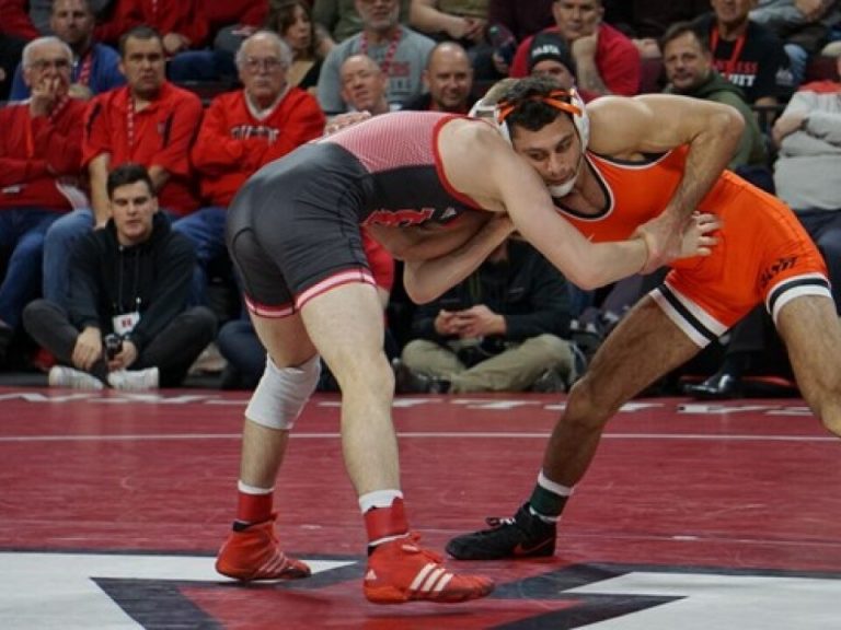 What Are the NCAA Wrestling Weight Classes?